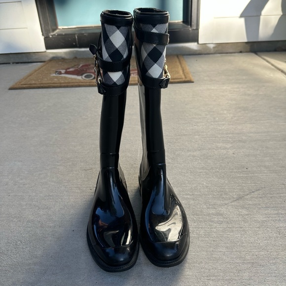 Burberry rain boots - Picture 4 of 6
